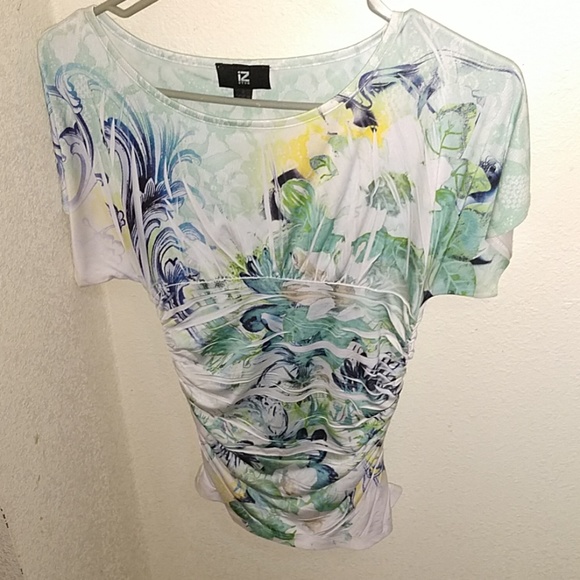 Girl's blouse - Picture 1 of 3